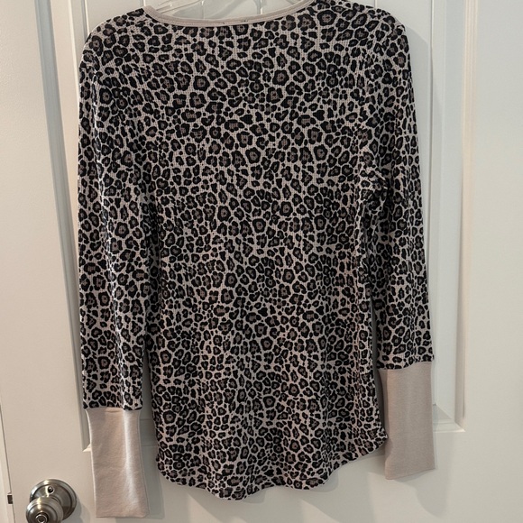 Splendid Black and Cream Leopard Print Long Sleeve Top NEW - Picture 6 of 7